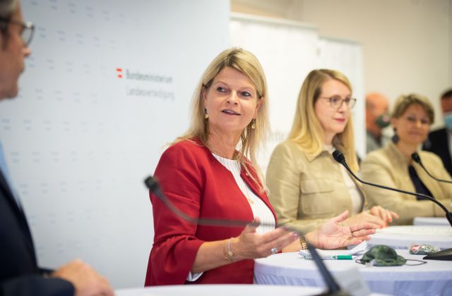 Bildgröße auf die Monitorauflösung (640x480 px) optimiert