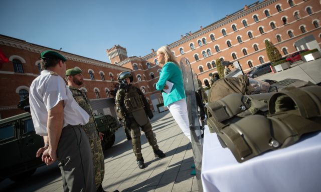 Bildgr&ouml;&szlig;e auf die Monitoraufl&ouml;sung (640x480 px) optimiert