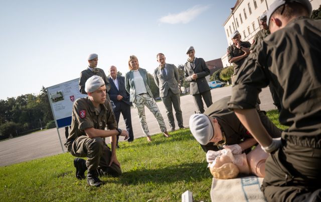 Bildgr&ouml;&szlig;e auf die Monitoraufl&ouml;sung (640x480 px) optimiert