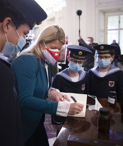 Bildgröße auf die Monitorauflösung (640x480 px) optimiert