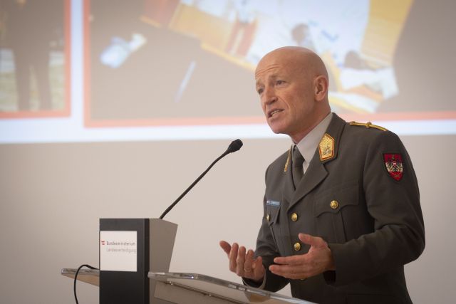 Bildgröße auf die Monitorauflösung (640x480 px) optimiert