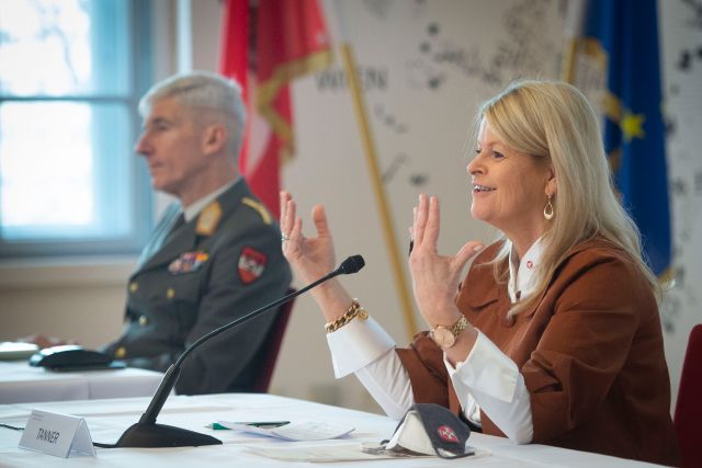 Bildgröße auf die Monitorauflösung (640x480 px) optimiert