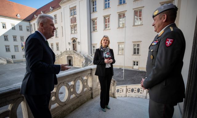 Bildgröße auf die Monitorauflösung (640x480 px) optimiert