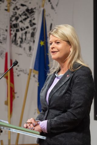 Bildgröße auf die Monitorauflösung (640x480 px) optimiert