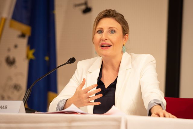 Bildgröße auf die Monitorauflösung (640x480 px) optimiert