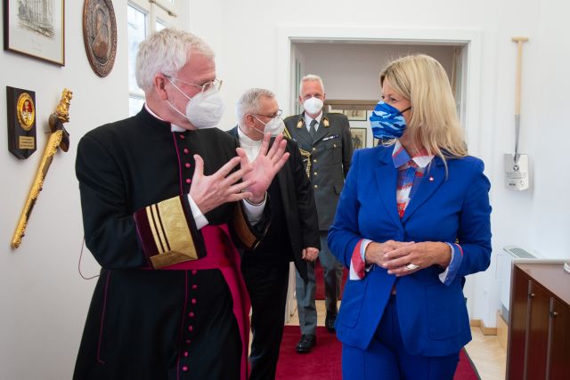 Bildgr&ouml;&szlig;e auf die Monitoraufl&ouml;sung (640x480 px) optimiert