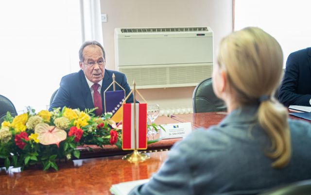 Bildgröße auf die Monitorauflösung (640x480 px) optimiert