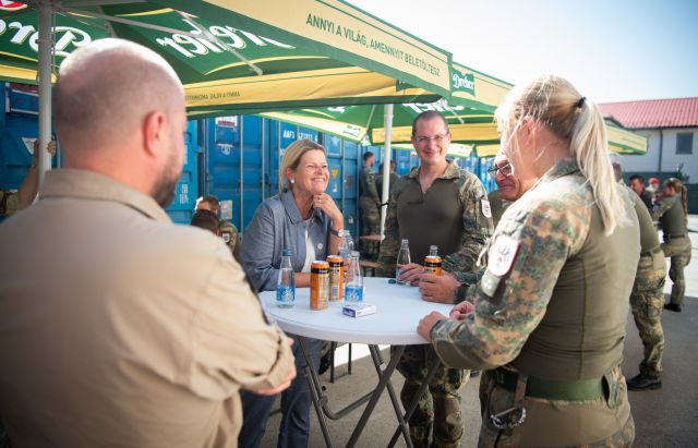 Bildgröße auf die Monitorauflösung (640x480 px) optimiert