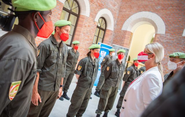 Bildgr&ouml;&szlig;e auf die Monitoraufl&ouml;sung (640x480 px) optimiert