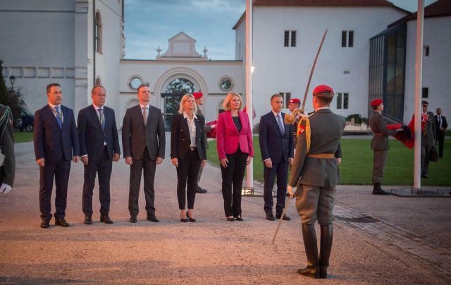 Bildgröße auf die Monitorauflösung (640x480 px) optimiert