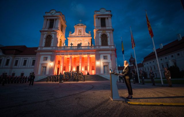 Bildgr&ouml;&szlig;e auf die Monitoraufl&ouml;sung (640x480 px) optimiert