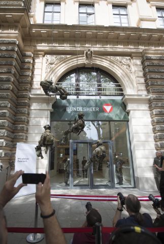 Bildgr&ouml;&szlig;e auf die Monitoraufl&ouml;sung (640x480 px) optimiert