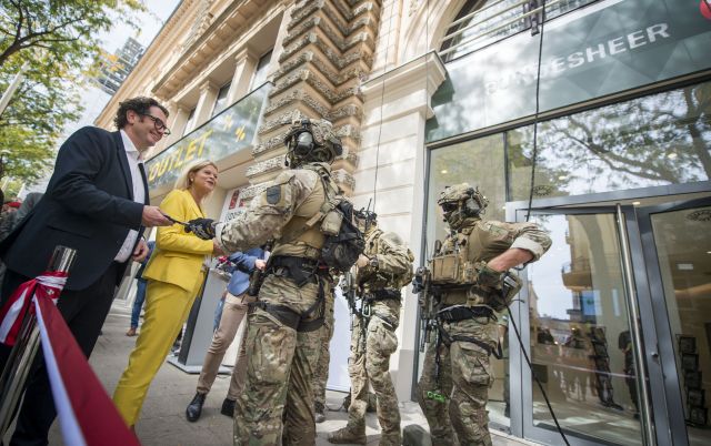 Bildgr&ouml;&szlig;e auf die Monitoraufl&ouml;sung (640x480 px) optimiert