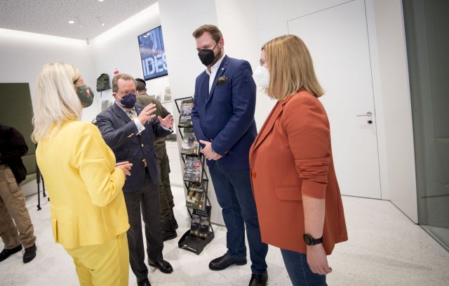 Bildgröße auf die Monitorauflösung (640x480 px) optimiert