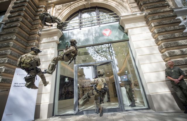 Bildgr&ouml;&szlig;e auf die Monitoraufl&ouml;sung (640x480 px) optimiert