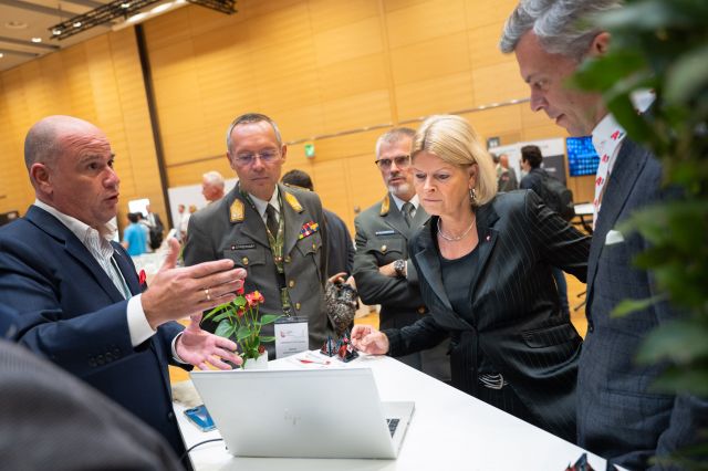 Bildgröße auf die Monitorauflösung (640x480 px) optimiert