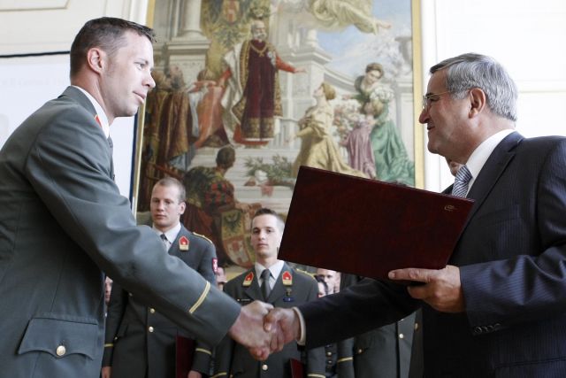 Bildgröße auf die Monitorauflösung (640x480 px) optimiert