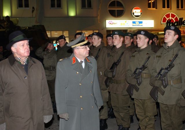 Bildname: ang_feld05_09.jpg, momentane Bildgröße: 640x451 px Bildgröße auf die Monitorauflösung (640x480 px) optimiert