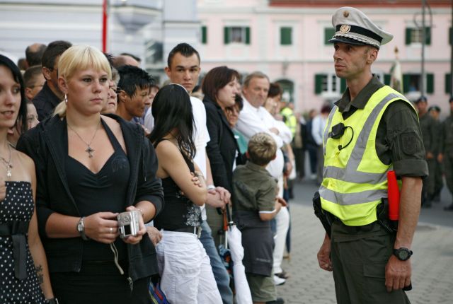 Bildgröße auf die Monitorauflösung (640x480 px) optimiert