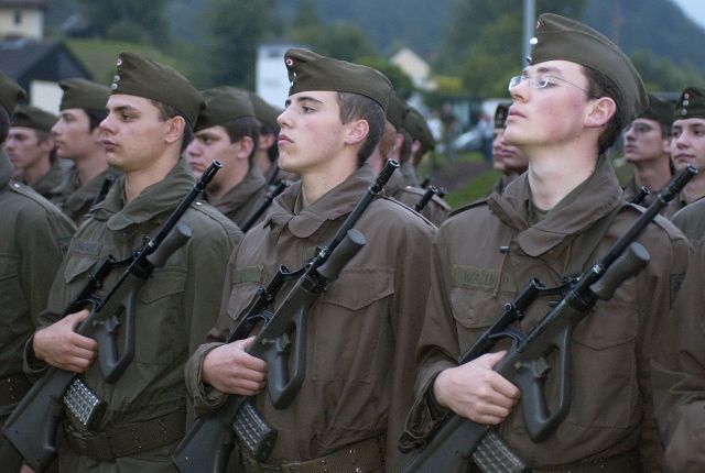 Bildname: ang_thoerl_021.jpg, momentane Bildgröße: 640x430 px Bildgröße auf die Monitorauflösung (640x480 px) optimiert