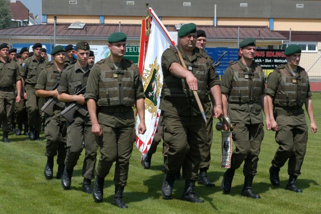 Bildname: angelobung_gr_st_florian_002.jpg, momentane Bildgröße: 640x427 px Bildgröße auf die Monitorauflösung (640x480 px) optimiert