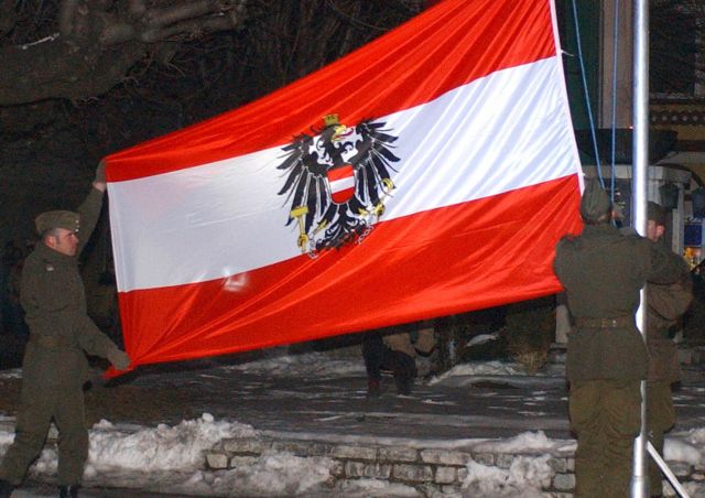 Bildname: angelobung_unzmarkt036.jpg, momentane Bildgröße: 640x452 px Bildgröße auf die Monitorauflösung (640x480 px) optimiert