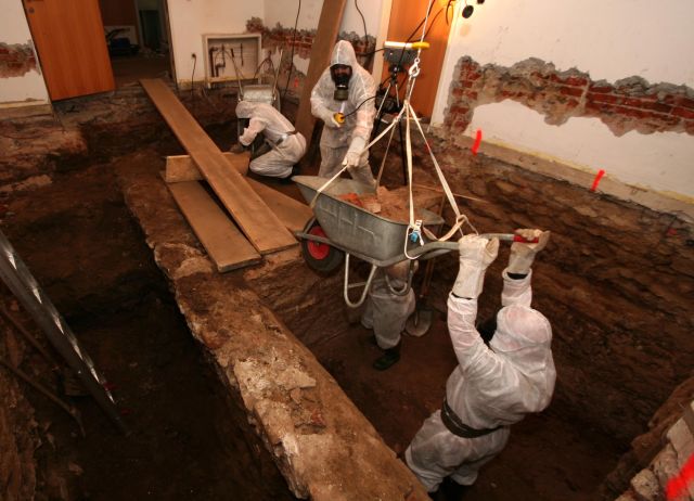 Bildname: asse_graz_paulustor_11.jpg, momentane Bildgröße: 640x462 px Bildgröße auf die Monitorauflösung (640x480 px) optimiert