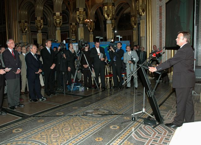 Bildgröße auf die Monitorauflösung (640x480 px) optimiert