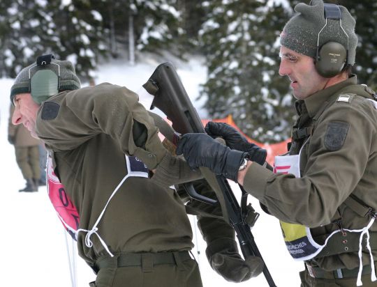 Bildname: bmschi05_patr_o_jgb19ii.jpg, momentane Bildgröße: 540x412 px Bildgröße auf die Monitorauflösung (640x480 px) optimiert