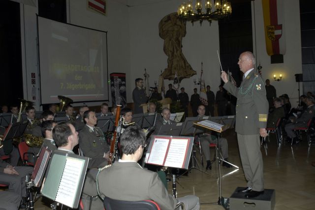 Bildname: brigadetag_2010_milmusik_k.jpg, momentane Bildgröße: 640x426 px Bildgröße auf die Monitorauflösung (640x480 px) optimiert