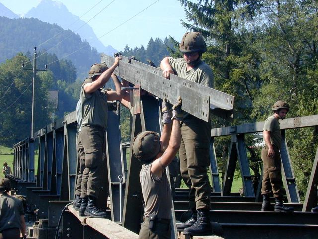 Bildgröße auf die Monitorauflösung (640x480 px) optimiert