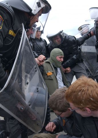 Bildname: demo06.jpg, momentane Bildgröße: 343x480 px Bildgröße auf die Monitorauflösung (640x480 px) optimiert