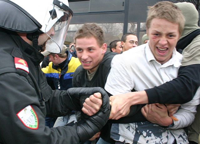 Bildgröße auf die Monitorauflösung (640x480 px) optimiert