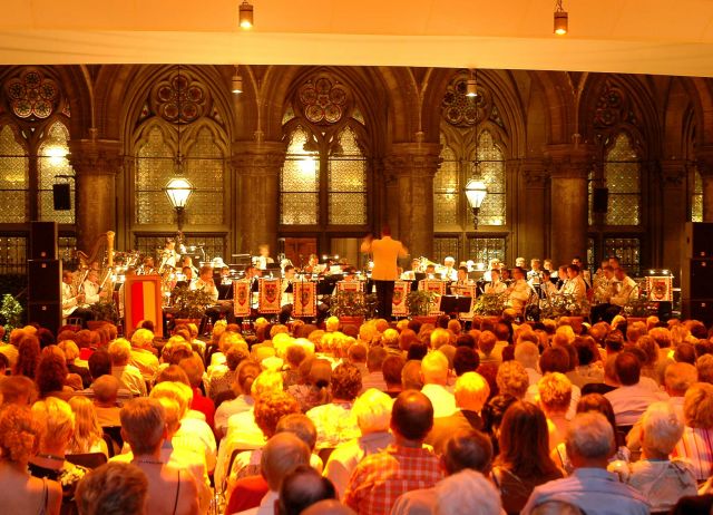 Bildgröße auf die Monitorauflösung (640x480 px) optimiert