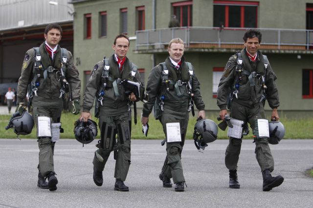 Bildname: flyout_vorbereitung05.jpg, momentane Bildgröße: 640x427 px Bildgröße auf die Monitorauflösung (640x480 px) optimiert