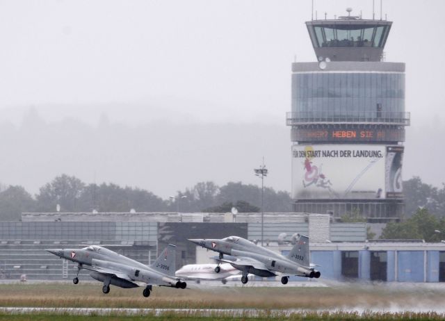 Bildname: flyout_vorbereitung09.jpg, momentane Bildgröße: 640x462 px Bildgröße auf die Monitorauflösung (640x480 px) optimiert