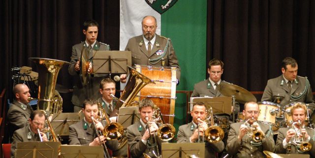 Bildname: fruehlingskonz_04_06.jpg, momentane Bildgröße: 640x321 px Bildgröße auf die Monitorauflösung (640x480 px) optimiert