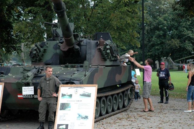 Bildname: garnisonsfest-12.jpg, momentane Bildgröße: 640x425 px Bildgröße auf die Monitorauflösung (640x480 px) optimiert