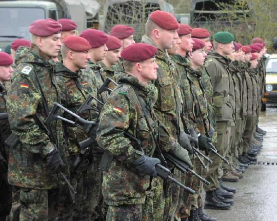 Bildname: gem_antreten.jpg, momentane Bildgröße: 540x431 px Bildgröße auf die Monitorauflösung (640x480 px) optimiert