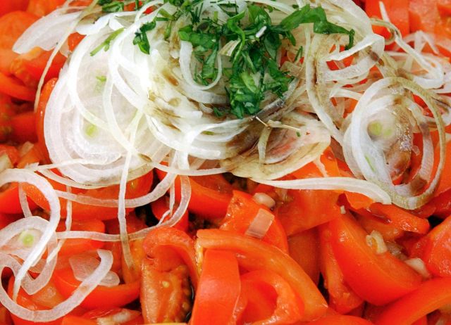 Bildname: heringsschmaus_20.jpg, momentane Bildgröße: 640x462 px Bildgröße auf die Monitorauflösung (640x480 px) optimiert