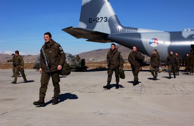 Bildname: kabul_ankunft.jpg, momentane Bildgröße: 640x417 px Bildgröße auf die Monitorauflösung (640x480 px) optimiert