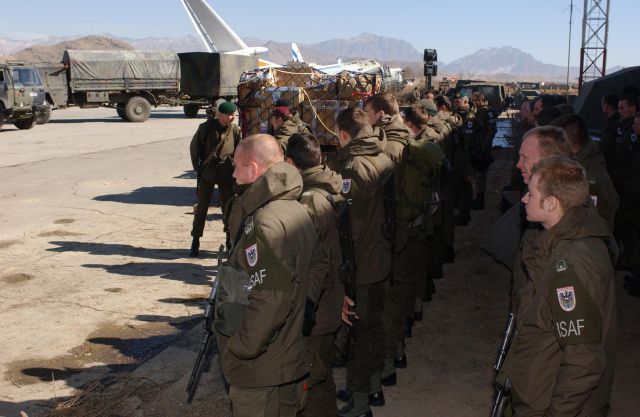 Bildname: kabul_flughafen.jpg, momentane Bildgröße: 640x417 px Bildgröße auf die Monitorauflösung (640x480 px) optimiert