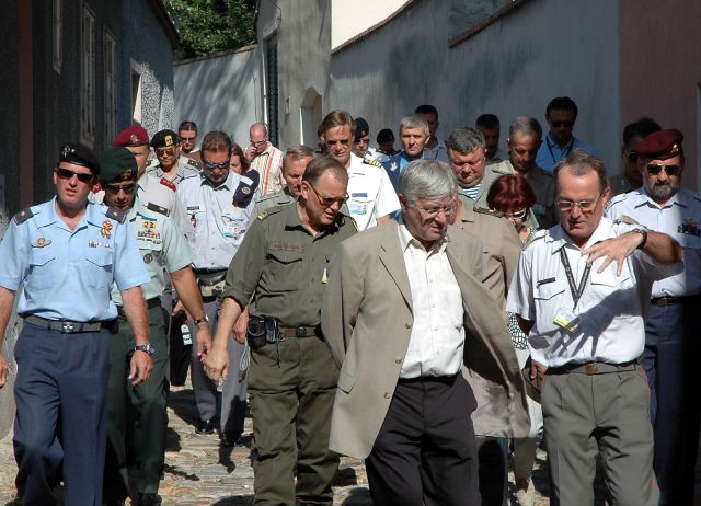 Bildgröße auf die Monitorauflösung (640x480 px) optimiert