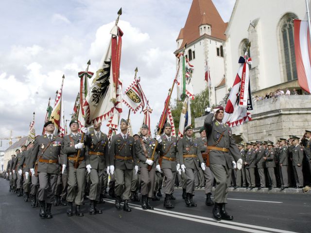 Bildgröße auf die Monitorauflösung (640x480 px) optimiert