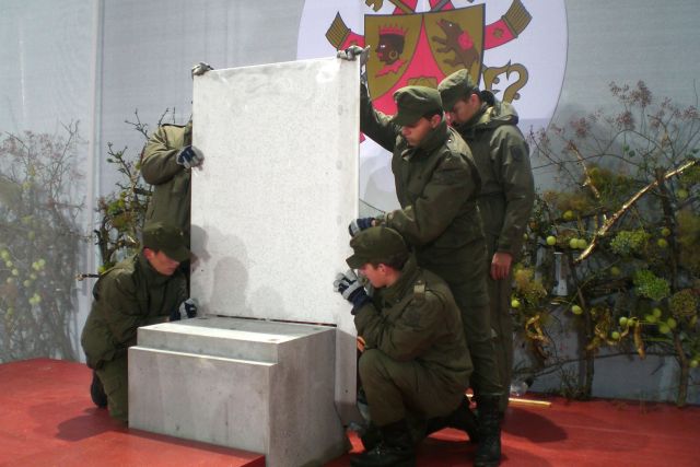 Bildname: papstbesuch07_07.jpg, momentane Bildgröße: 640x427 px Bildgröße auf die Monitorauflösung (640x480 px) optimiert