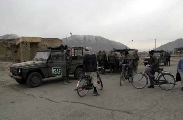 Bildname: patrouille_06.jpg, momentane Bildgröße: 640x420 px Bildgröße auf die Monitorauflösung (640x480 px) optimiert