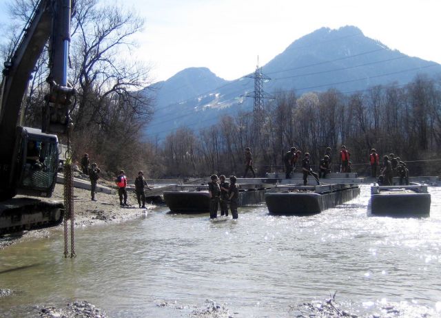 Bildgr&ouml;&szlig;e auf die Monitoraufl&ouml;sung (640x480 px) optimiert