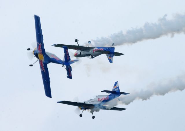 Bildname: redbull03.jpg, momentane Bildgröße: 640x452 px Bildgröße auf die Monitorauflösung (640x480 px) optimiert