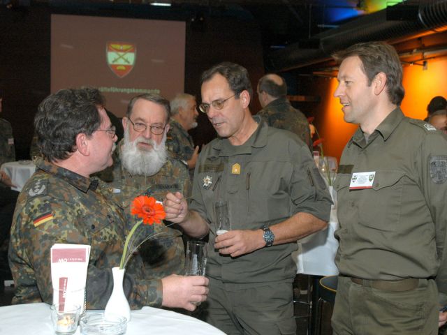 Bildgröße auf die Monitorauflösung (640x480 px) optimiert