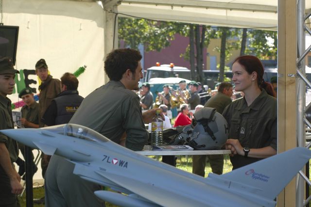 Bildgröße auf die Monitorauflösung (640x480 px) optimiert